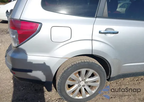 2011 Subaru Forester 2.5X Premium z USA, uszkodzony, nr VIN JF2SHADC5BH701053